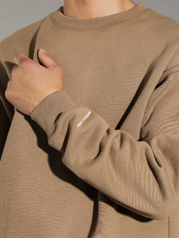 Classic Crew Sweat in Latte