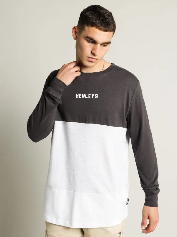 Outfielder Long Sleeve T-Shirt in Coal