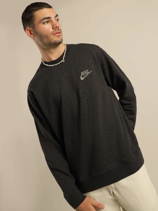 Sportswear Essentials Crew in Black