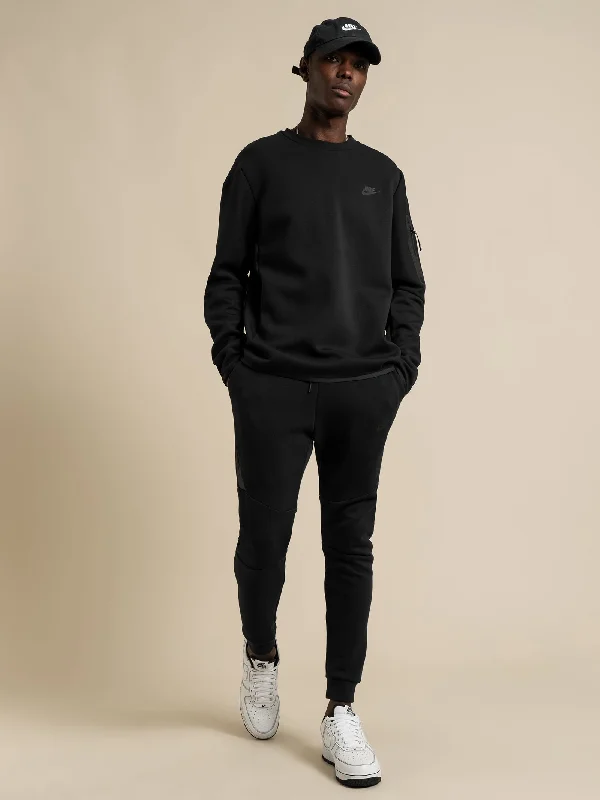 Tech Fleece Crewneck in Black